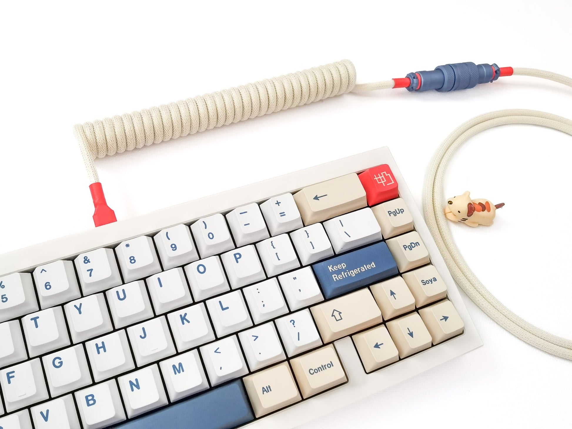 GMK Soyamilk beige keyboard cable